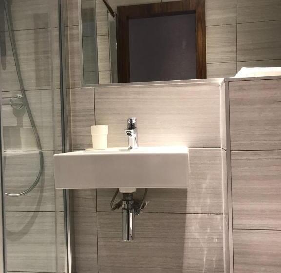 غرفة قياسية فردية, Leisure Inn