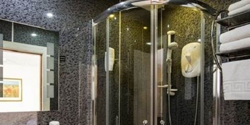 Номер Стандарт, Redcliffe