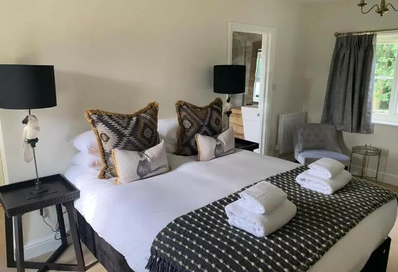 キングサイズベッドのデラックスルーム, Scarborough Hill Country Inn