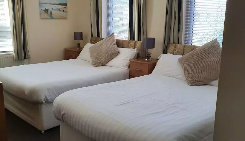 Standard Kolmen Hengen Huone, The Claremont Preston
