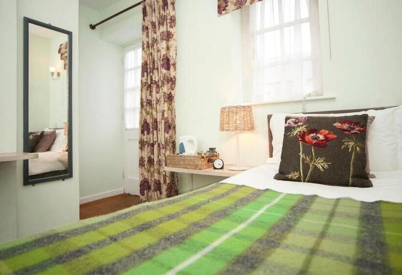 스탠다드 싱글 룸, The Conigre