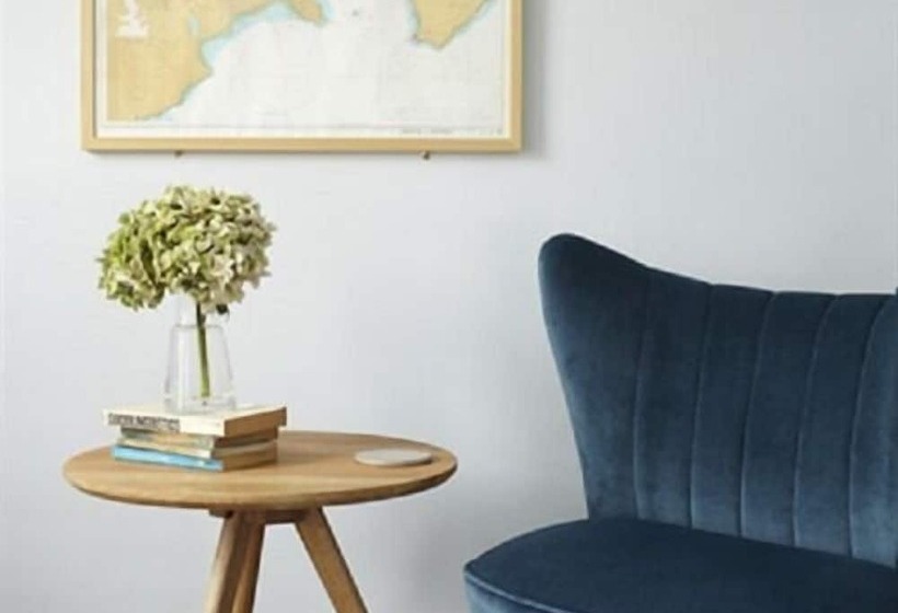 オーシャンビューデラックスルーム, The Lerryn