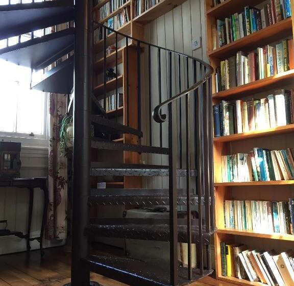 Номер Стандарт, The Old Railway Station