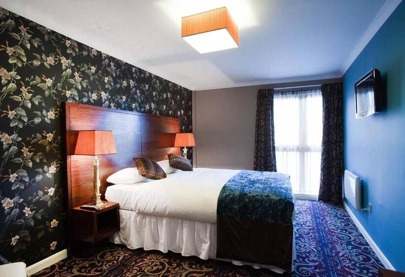 패밀리 룸, The White Lady Wetherspoon