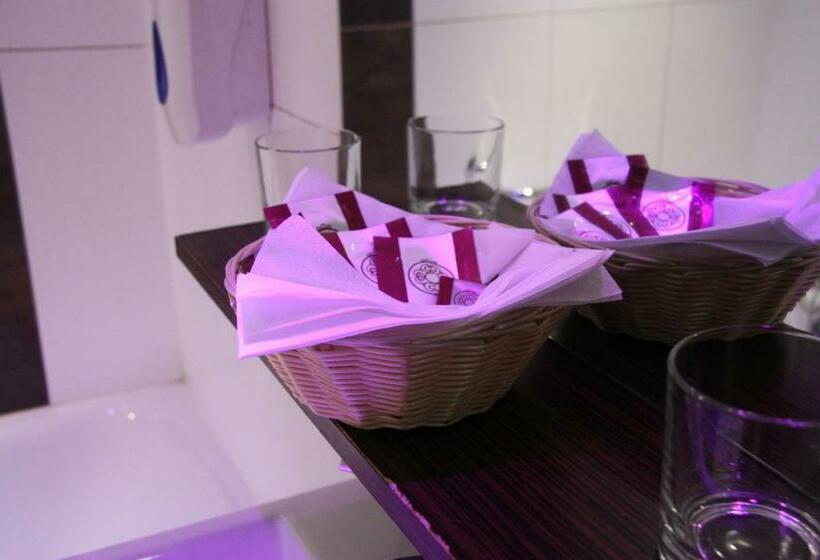 スタンダードシングルルーム, Kingswaypark Hotel At Park Avenue