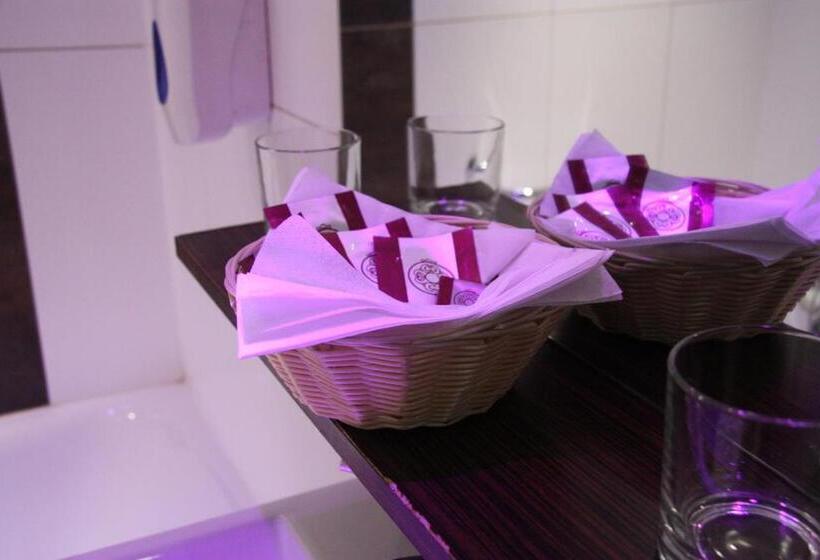 スタンダードルーム, Kingswaypark Hotel At Park Avenue