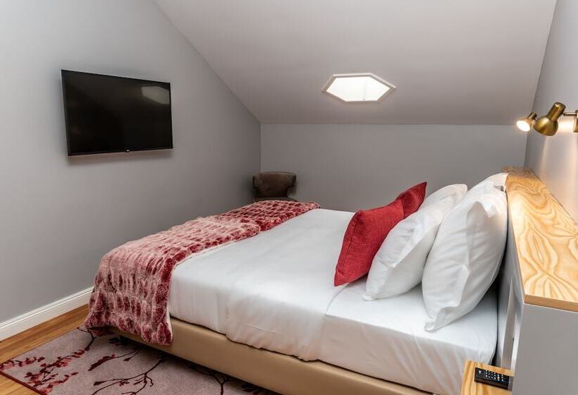 Номер Стандарт, 1905 Zino's Palace