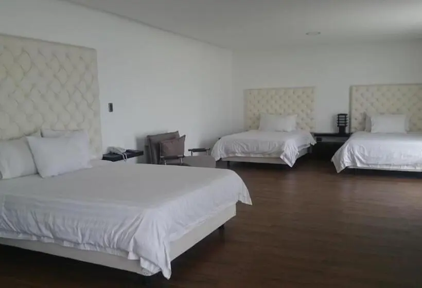 スタンダード４人部屋, Arhaná Hosteria & Resort