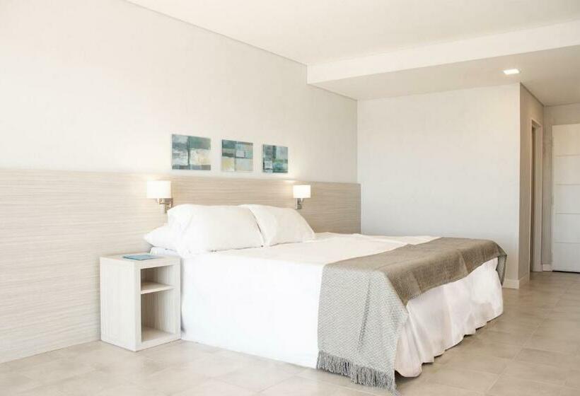 Standaard Studio, Cyan Wenelen Vaca Muerta