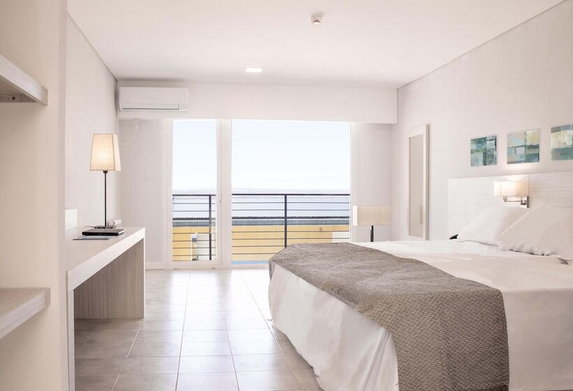 Standaard Studio, Cyan Wenelen Vaca Muerta