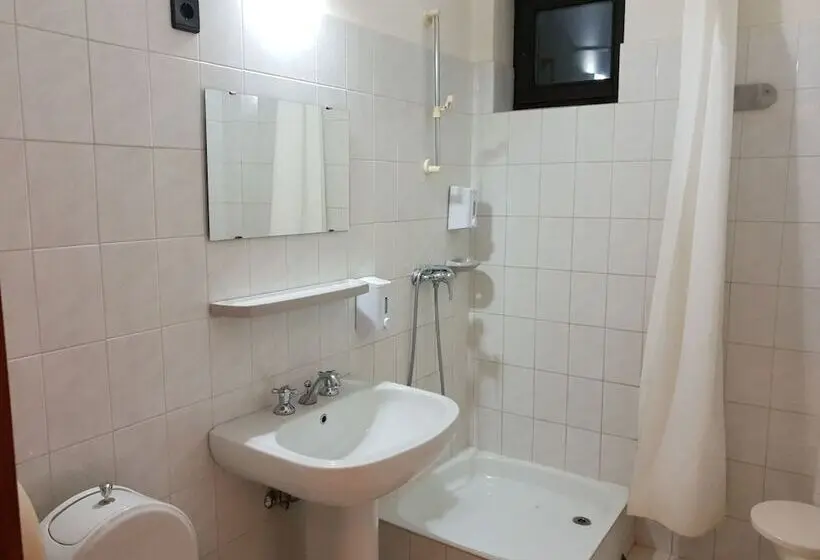 Cameră Standard, Marcus
