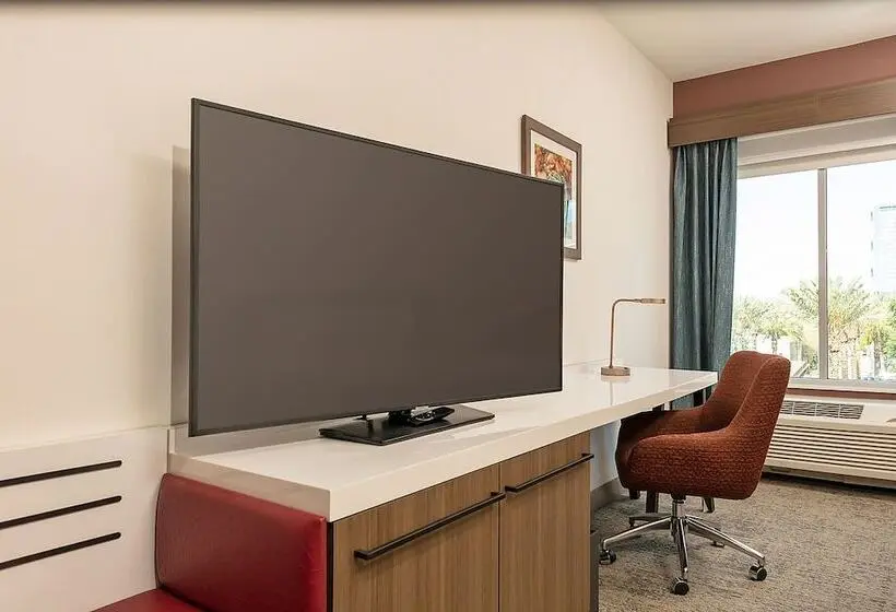 ２ダブルベッドのスタンダードルーム, Hilton Garden Inn Chandler Downtown