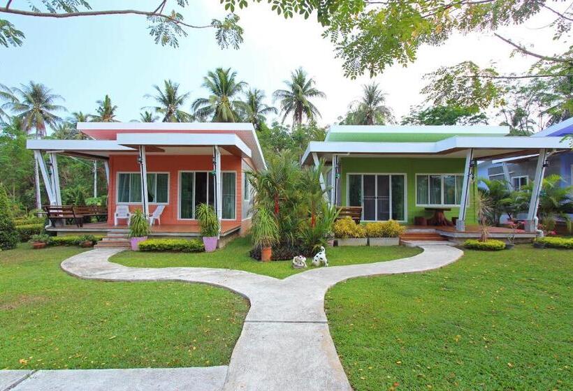 디럭스 방갈로, Maikhao Home Garden Bungalow