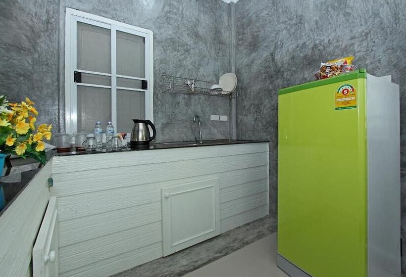 디럭스 방갈로, Maikhao Home Garden Bungalow