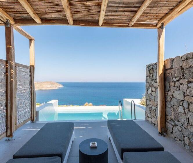 סוויטת דלוקס נוף לים, Radisson Blu Euphoria Resort, Mykonos