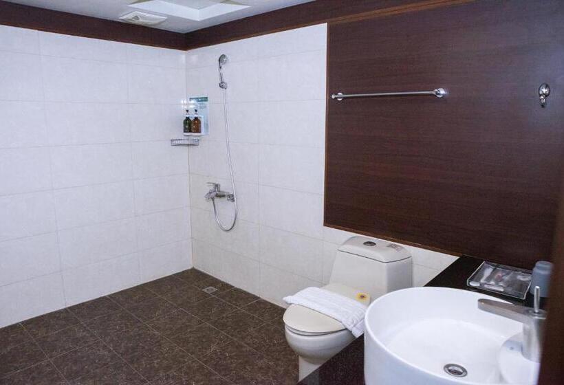 اتاق استاندارد چهار تخته, Yuai Fu Hao