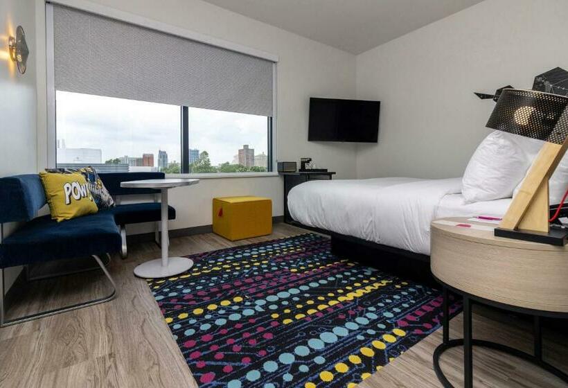 스탠다드 룸 킹사이즈 침대, Aloft St. Louis Cortex