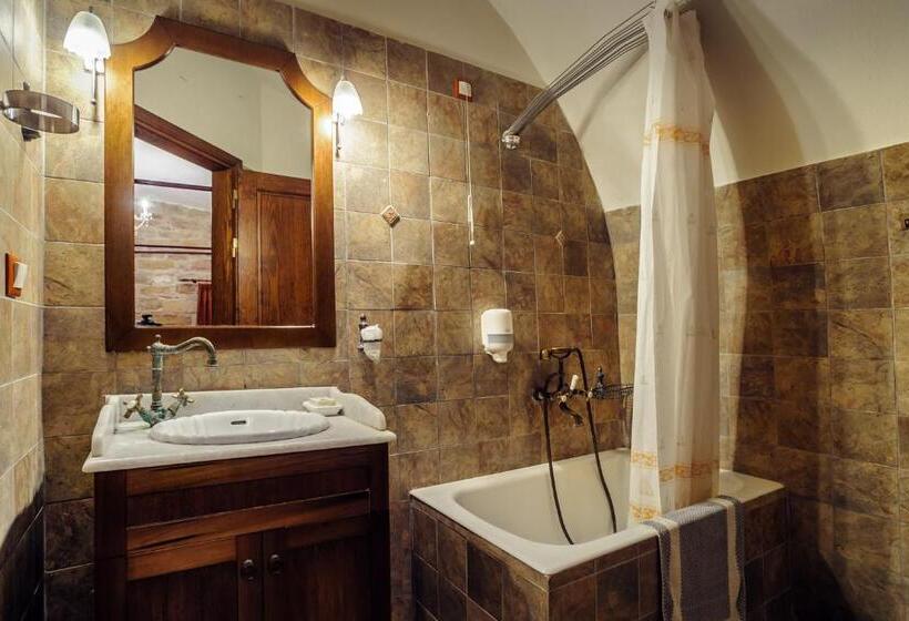 اتاق استاندارد سه نفره, Mouzaliko Guesthouse Mansion