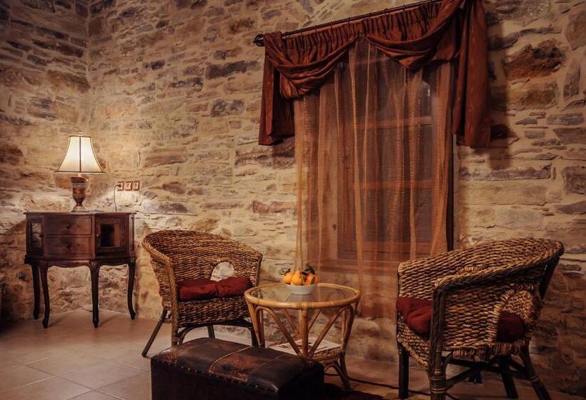 سوییت سوپریور, Mouzaliko Guesthouse Mansion