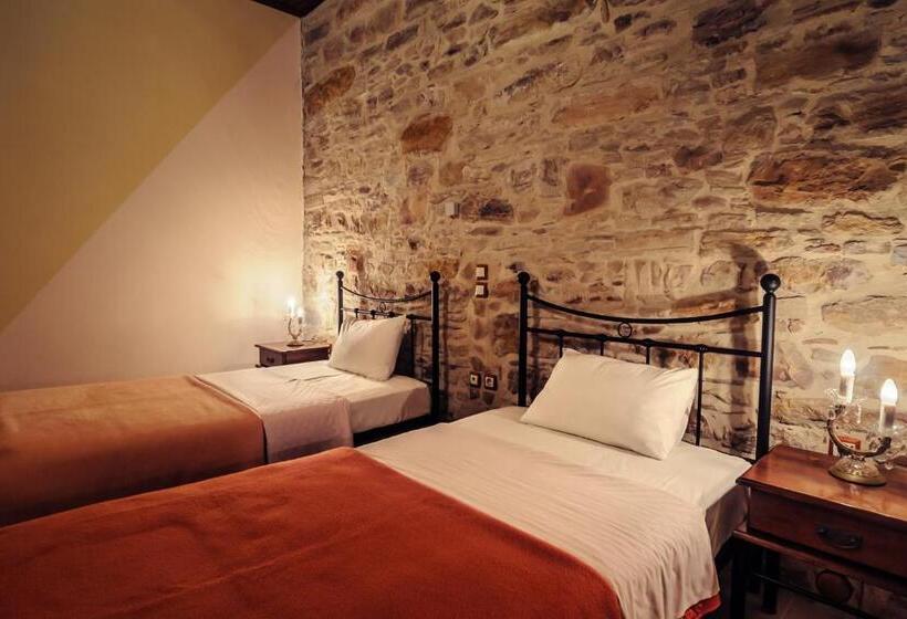 سوییت سوپریور, Mouzaliko Guesthouse Mansion