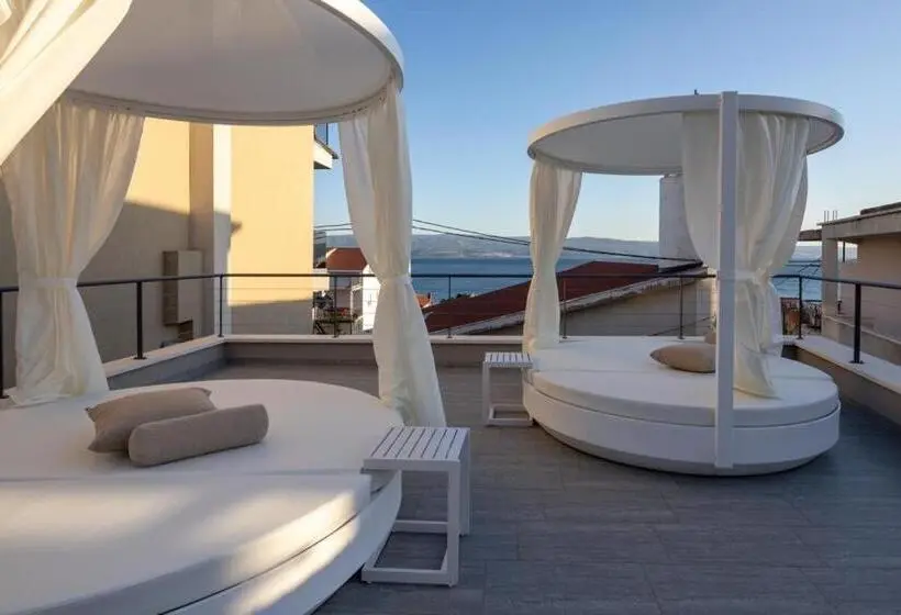 オーシャンビュースイート, Villa Mandalinic