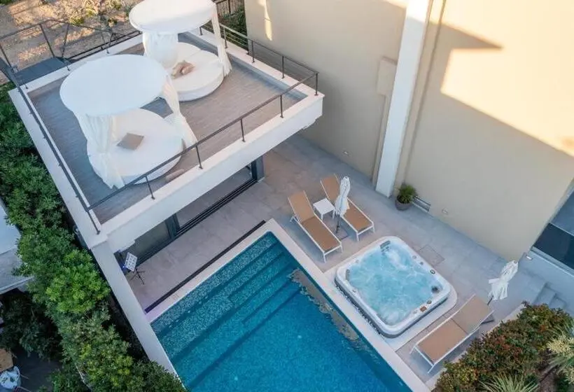 オーシャンビュースイート, Villa Mandalinic