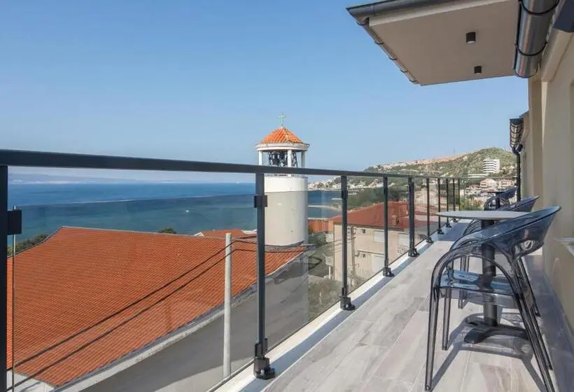 オーシャンビューデラックスルームバルコニー付き, Villa Mandalinic