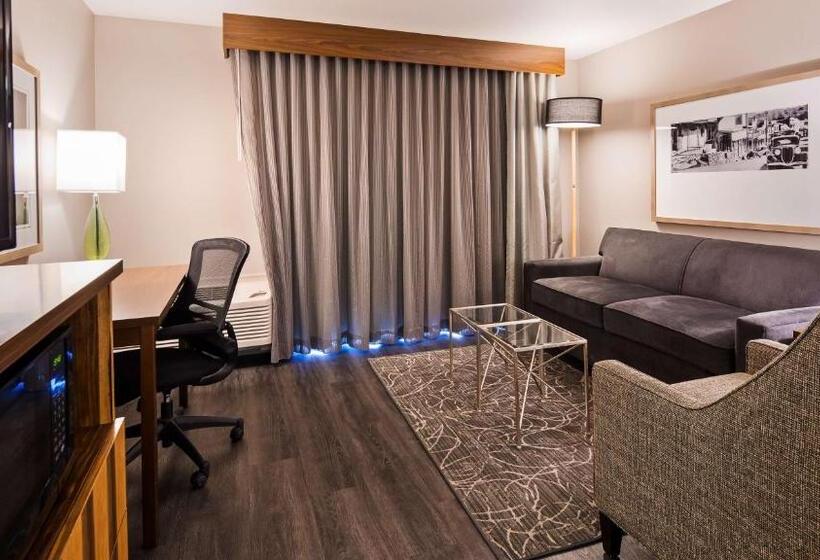 جناح سرير كينج, Best Western Cedar Inn & Suites