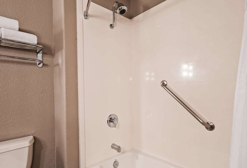 جناح, Best Western Cedar Inn & Suites