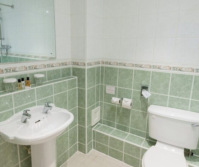 Номер Superior, De Vere Tortworth Court