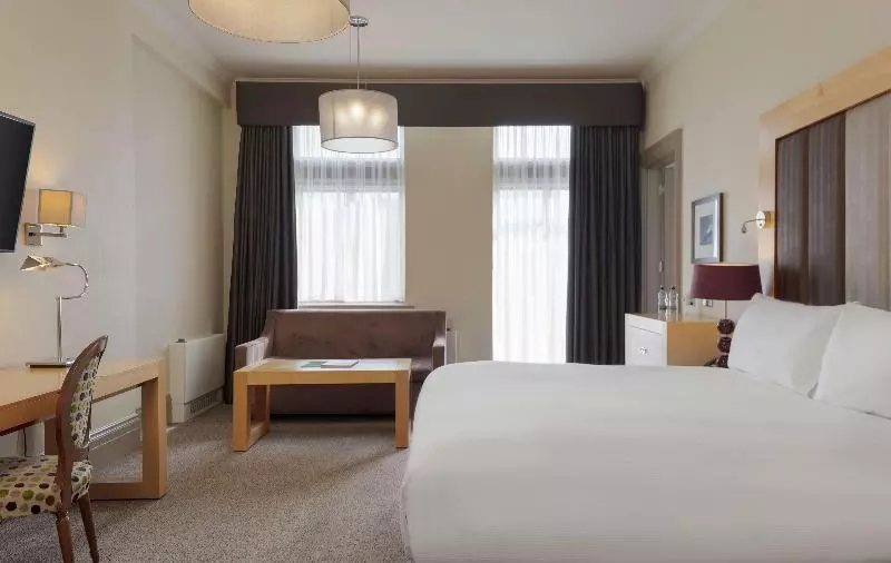 اتاق سوپریور با تخت بزرگ, Doubletree By Hilton Harrogate Majestic Hotel & Spa