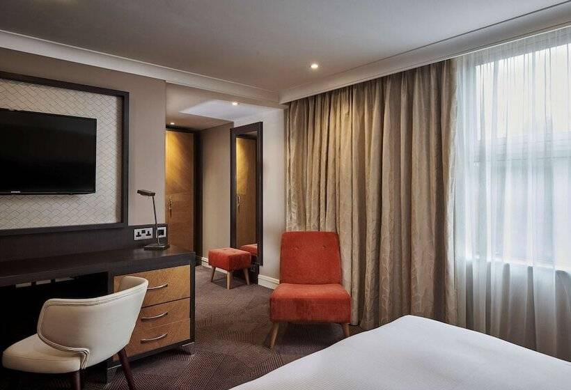 Полулюкс, Doubletree By Hilton  London  Ealing