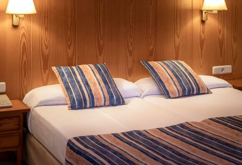 バルコニー付きスタンダードルーム, Ght Neptuno Tossa & Venus Spa