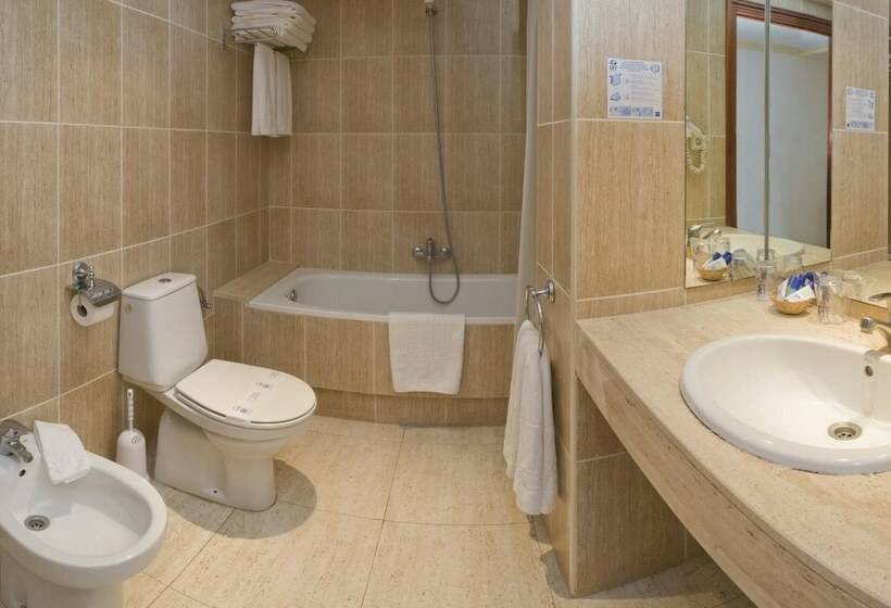 バルコニー付きスタンダードルーム, Ght Neptuno Tossa & Venus Spa