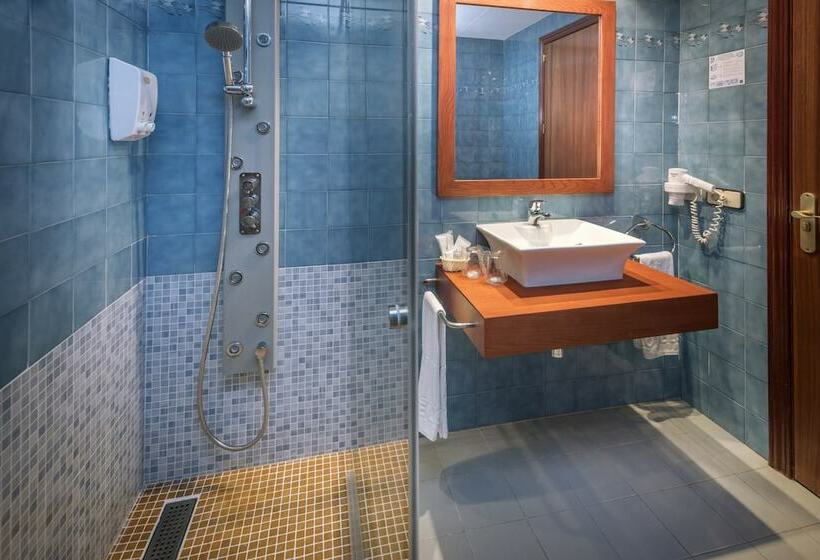 バルコニー付きスタンダードルーム, Ght Neptuno Tossa & Venus Spa