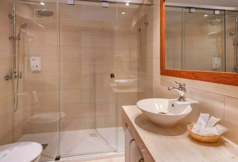 اتاق استاندارد سه نفره, Ght Neptuno Tossa & Venus Spa