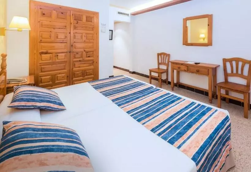 اتاق استاندارد با چشم‌انداز استخر, Ght Neptuno Tossa & Venus Spa