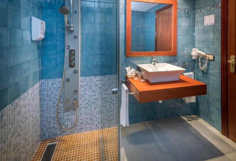 プールビュースタンダードルーム, Ght Neptuno Tossa & Venus Spa