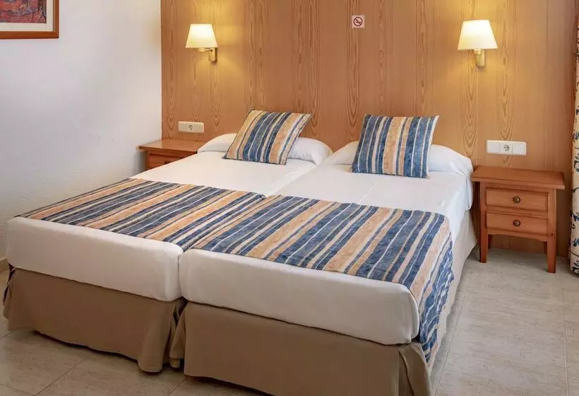 اتاق استاندارد با چشم‌انداز استخر, Ght Neptuno Tossa & Venus Spa