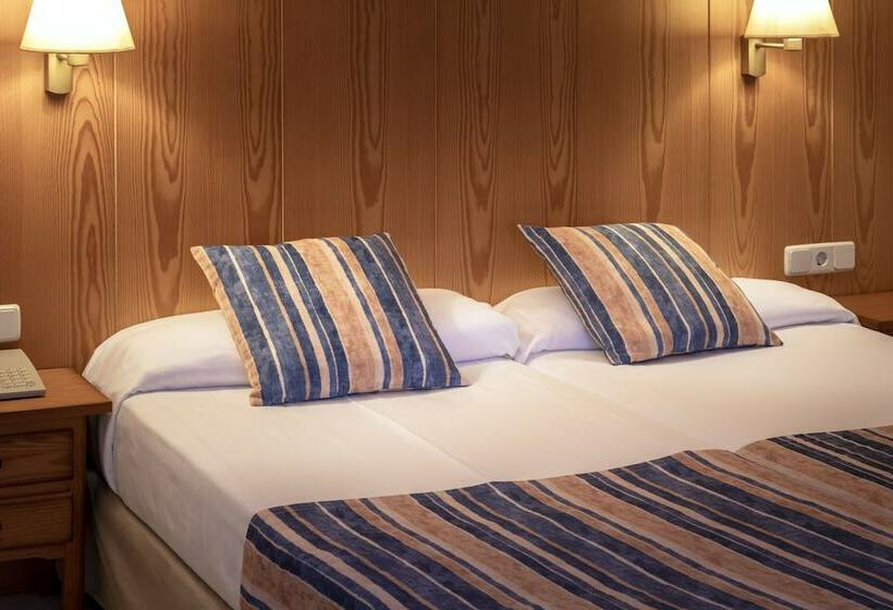 プールビュースタンダードルーム, Ght Neptuno Tossa & Venus Spa