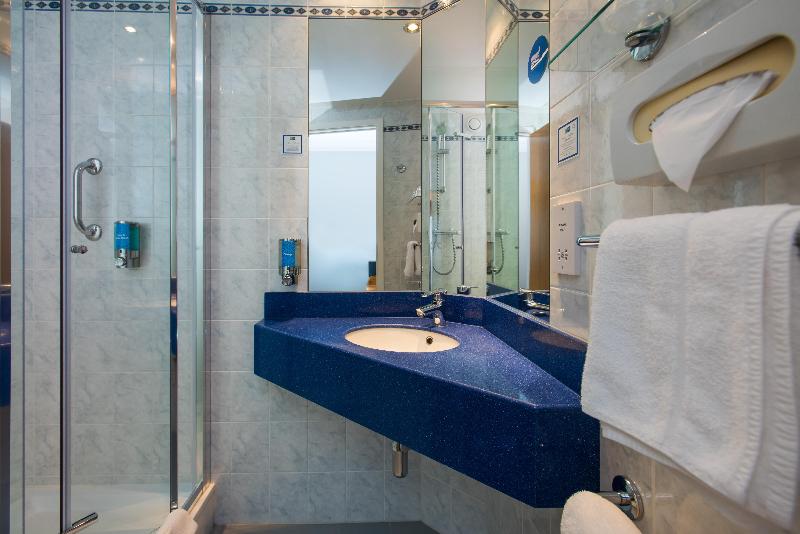 חדר סטנדרט עם מיטת קינג, Holiday Inn Express   Glasgow   City Ctr Riverside, An Ihg