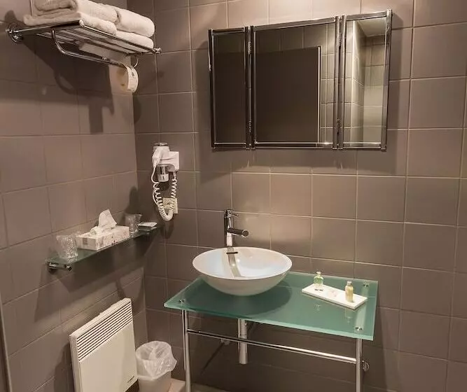 スーペリアトリプルルーム, Hôtel Le Cervolan