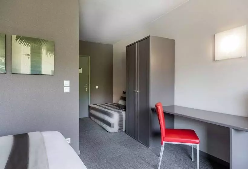 スーペリアトリプルルーム, Hôtel Le Cervolan