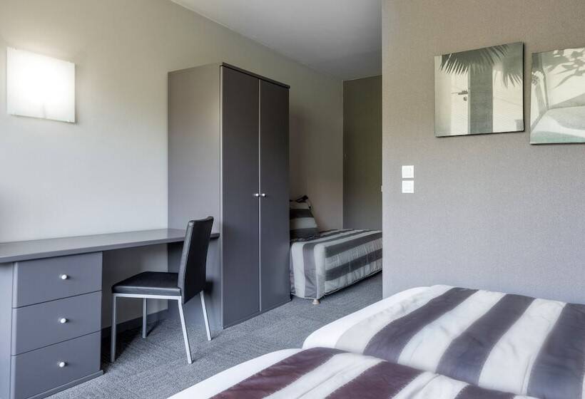 高级三人间, Hôtel Le Cervolan