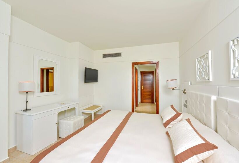 غرفة عائلية ذات إطلالة جانبية على البحر, Vila Gale Isla Canela