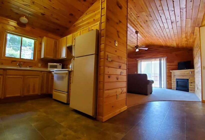 2ベッドルームハウス, Jasper Ridge Inn Ishpeming
