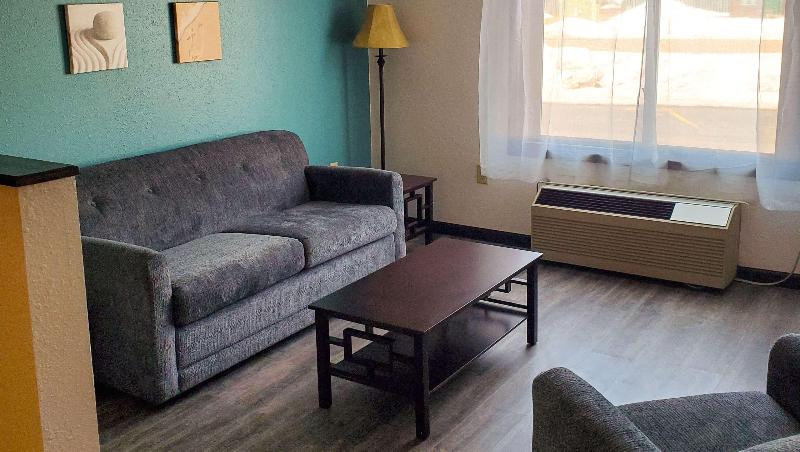 스위트 킹사이즈 침대, Jasper Ridge Inn Ishpeming