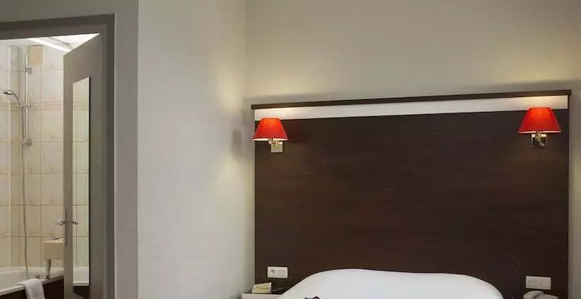 اتاق استاندارد یک نفره, Hôtel des Reignaux