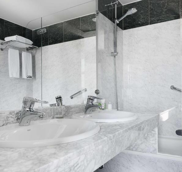 غرفة قياسية متصلة, NH Valencia Las Artes