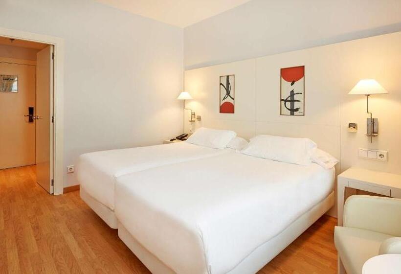 اتاق استاندارد تودرتو, NH Valencia Las Artes
